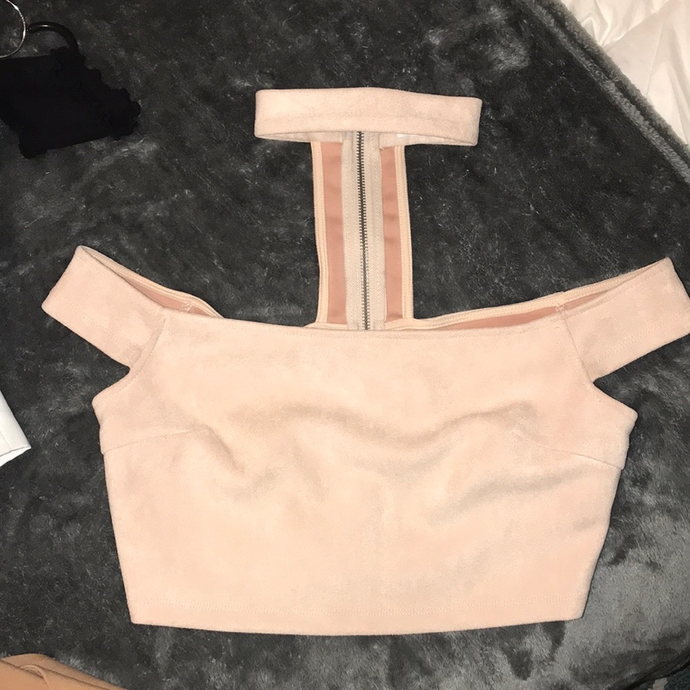 LF cropped top off The shoulder